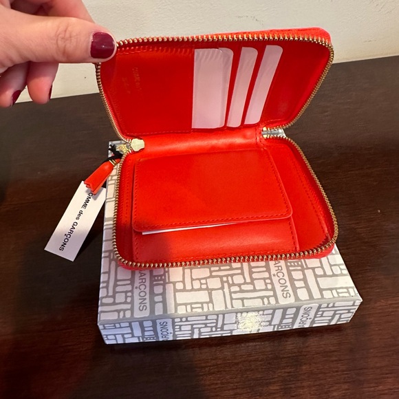 New Comme des Garcons red zip around wallet - Picture 7 of 10